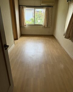 (寝室) (寝室)